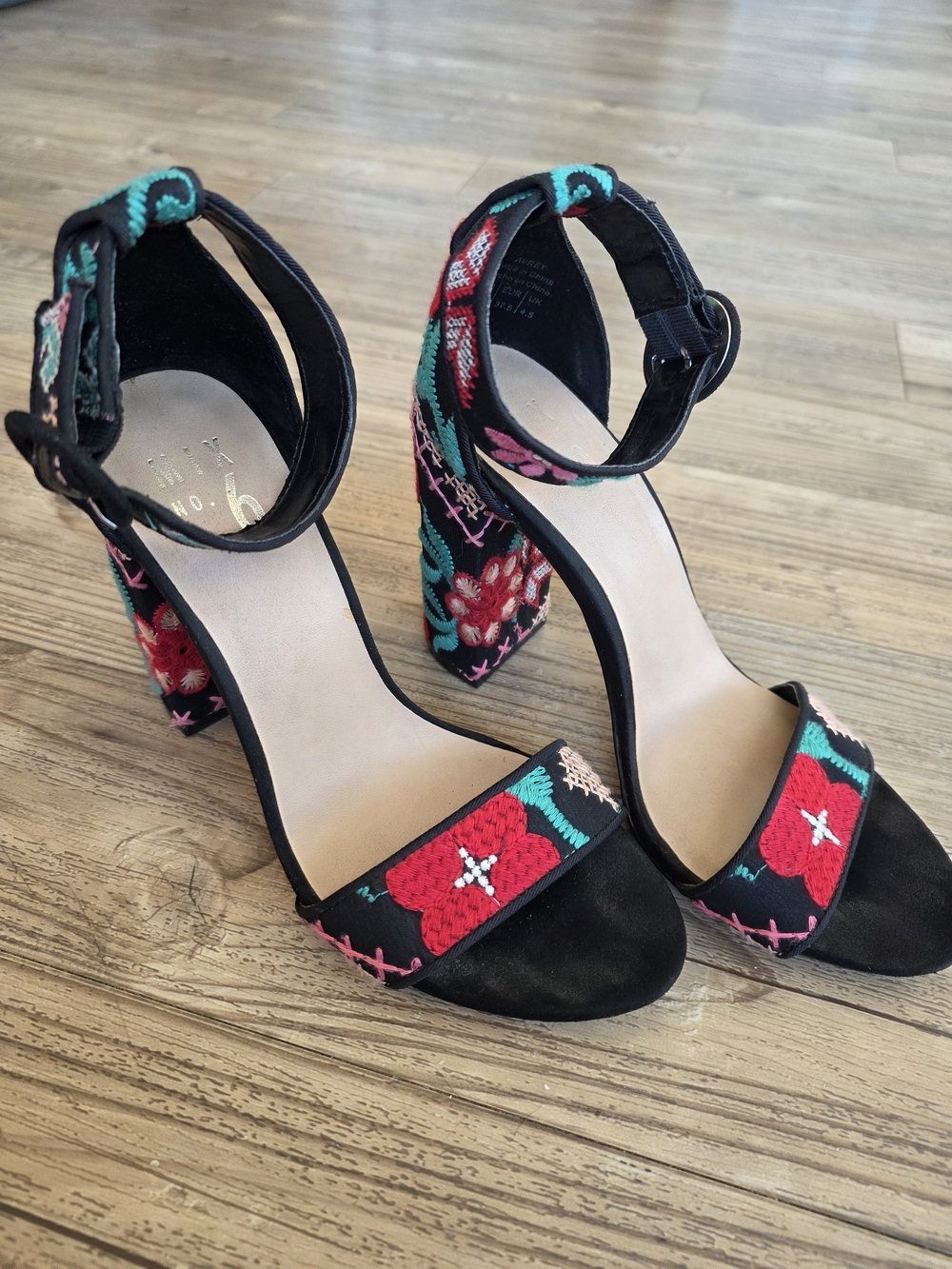 Mix No. 6 Black Heeled Sandals with Red and Teal Embroidery